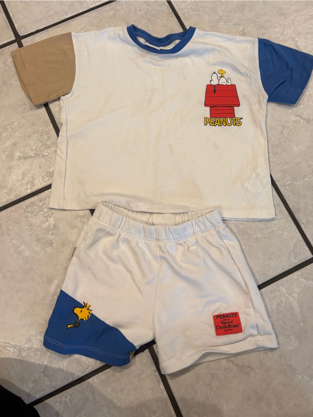 ZARA SNOOPY 4TPeanuts Graphic Tee and Shorts Set - White with Blue & Tan *read